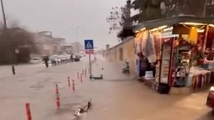 Şanlıurfa’da sağanak hayatı felç etti Evin içinden sular böyle geldi