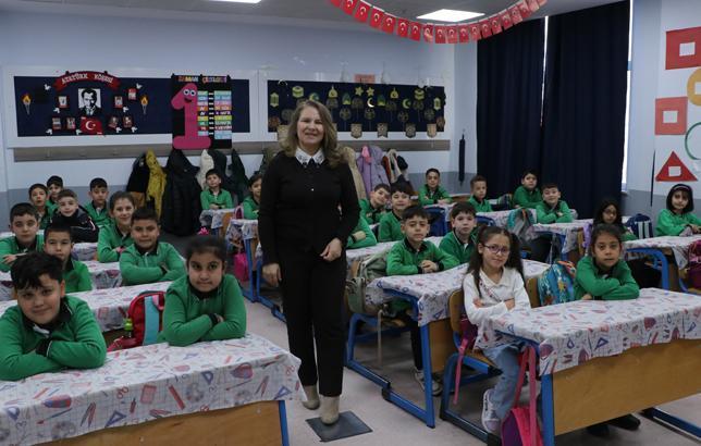 Okullarda ikinci ara tatil sonrası ilk ders zili çaldı