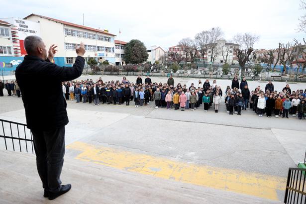 Okullarda ikinci ara tatil sonrası ilk ders zili çaldı