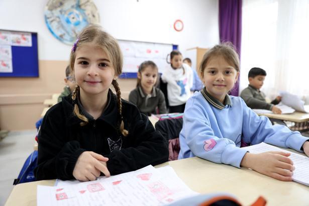 Okullarda ikinci ara tatil sonrası ilk ders zili çaldı