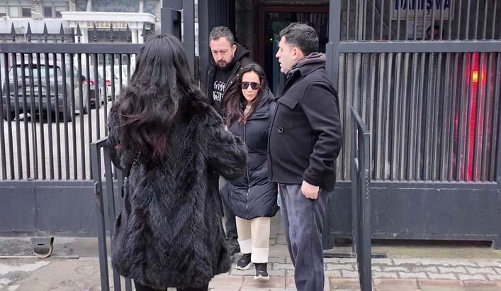 Erol Köse son yolculuğuna uğurlandı Cenazede dikkat çeken anlar