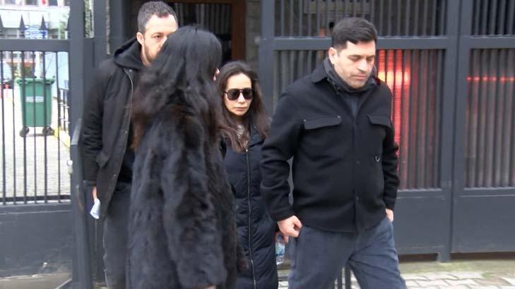 Erol Köse son yolculuğuna uğurlandı Cenazede dikkat çeken anlar