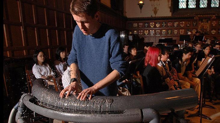 Hydraulophone