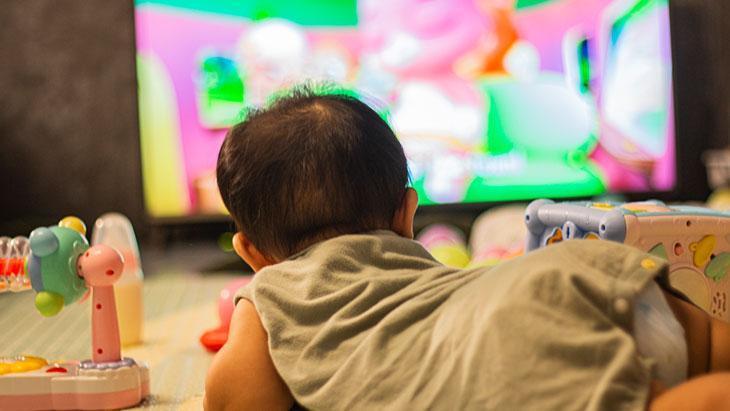 Otizm mi, ekran etkisi mi? Aileleri yanıltan kritik benzerlikler