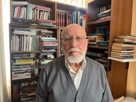 Evinin kapısını açan şaşırıyor Tutkunun yaşı yok: Benim yalnızlığımı giderdi