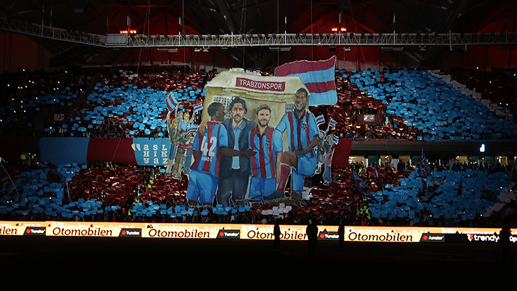 Trabzonspor taraftarından aslan göndermeli koreografi