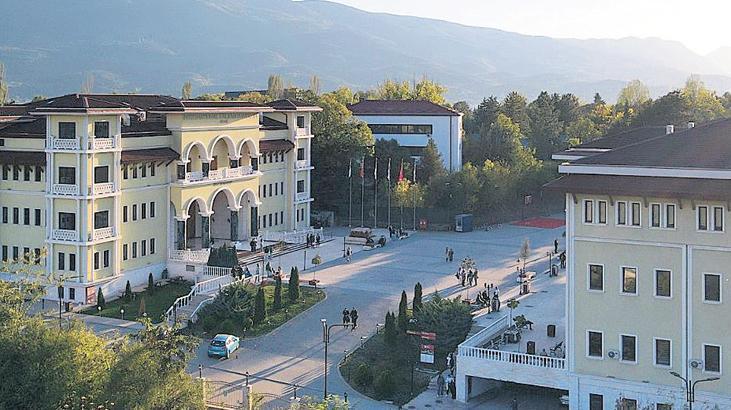 Üsküp’te uluslararası kariyer