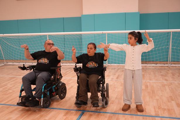 Aileler karşı çıktı, onlar vazgeçmedi! Engelli çift için 'yapılamaz' denilen her şeyi yaptı