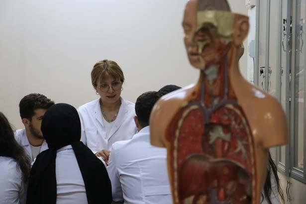 Dicle Üniversitesi’nde bir ilk: ‘Ölüler dirileri eğitir’ diyen akademisyenden görülmemiş bağış Dicle Üniversitesi’nde bir ilk: ‘Ölüler dirileri eğitir’ diyen akademisyenden görülmemiş bağış