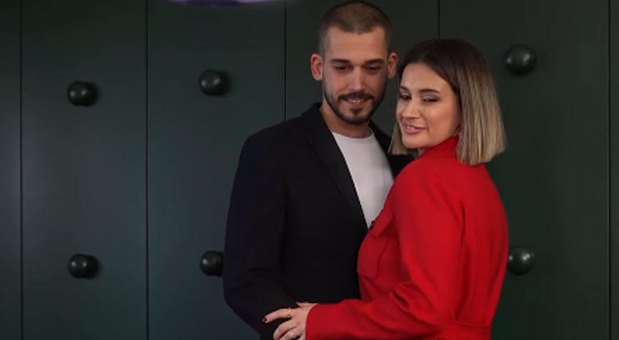 YENİ AŞKA YELKEN AÇTI