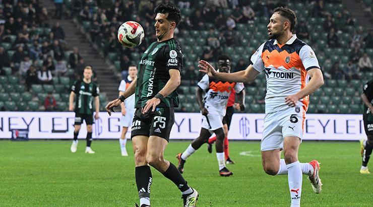 Kocaelispor-Başakşehir maçından fotoğraflar