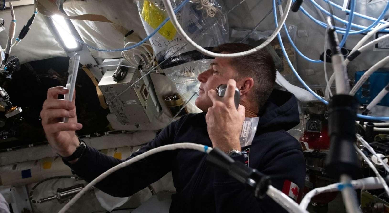 Ay yolculuğunda beklenen rekor geldi İşte Artemis II yolculuğunun çarpıcı kareleri...