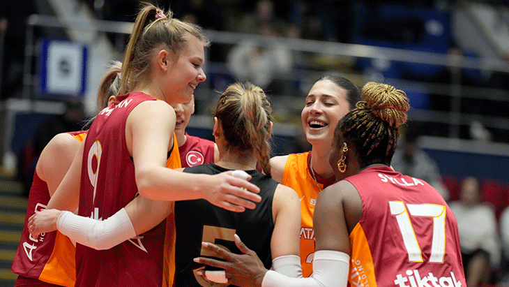 İLK MAÇI GALATASARAY KAZANDI