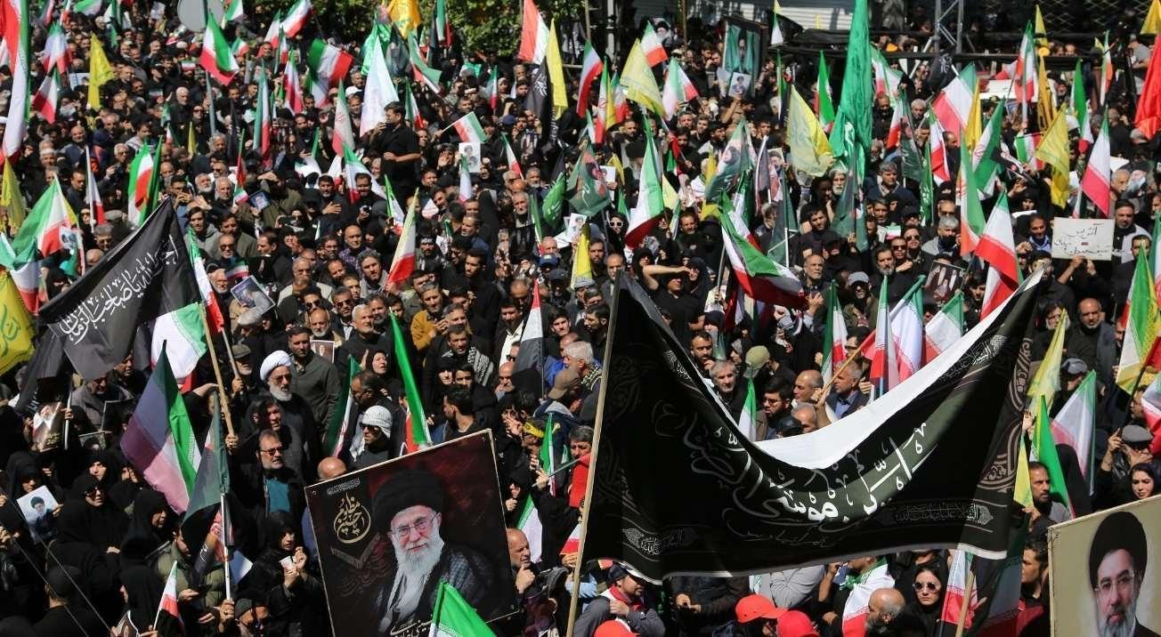 İranda binler sokaklara döküldü Hamaneyin ölümünün 40. günü münasebetiyle anma yürüyüşü düzenlendi