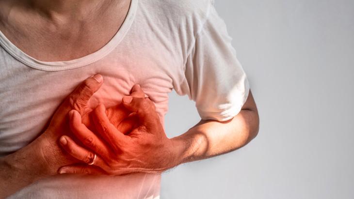 Göğüs ağrısı deyip geçmeyin Uzmanlar kalp sağlığı için basit ama etkili önlemleri sıraladı