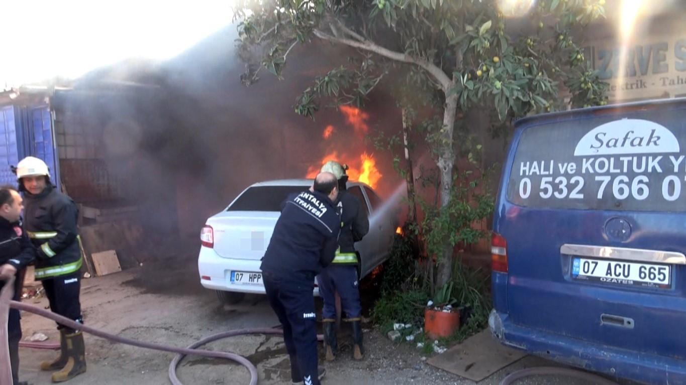15 gün önce taşındığı iş yeri gözlerinin önünde küle döndü! Zarar 20 milyon TL