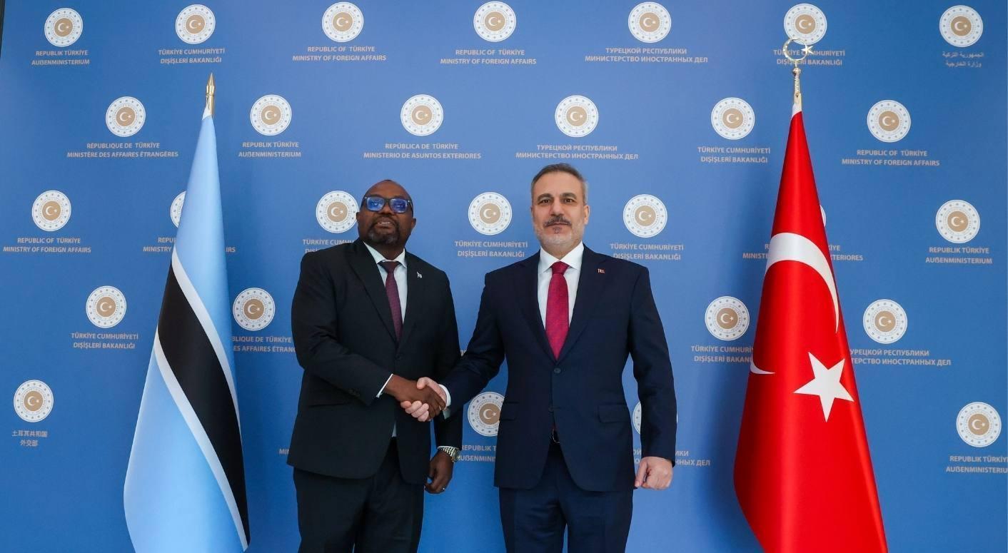 Dışişleri Bakanı Hakan Fidan, Botsvana Uluslararası İlişkiler Bakanı Butale ile görüştü