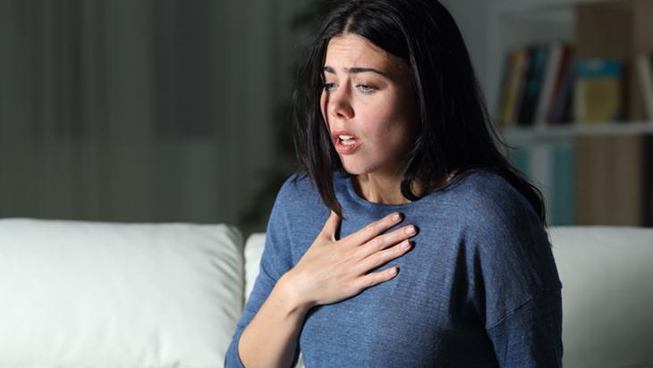 Ferah koku isteyenler dikkat Oda spreyleri solunum yollarını tahriş edebilir