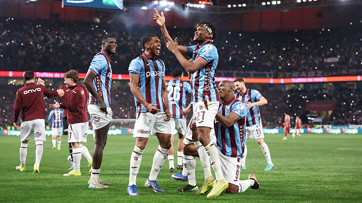 RAKİPLERİNE YENİLMEDİ