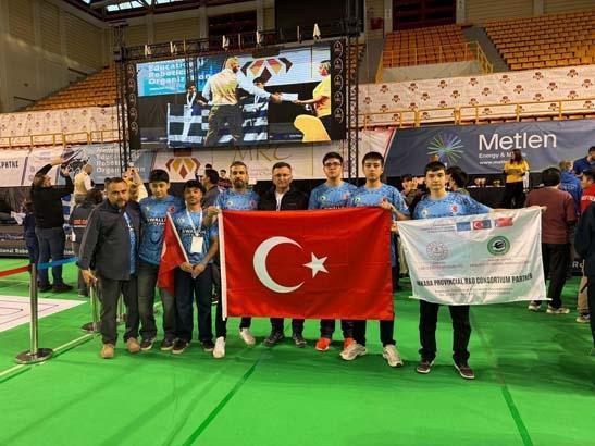 Ankaralı öğrenciler Yunanistanda 2,9 saniyede tarih yazdı 55 ülke arasında 1’inci oldular
