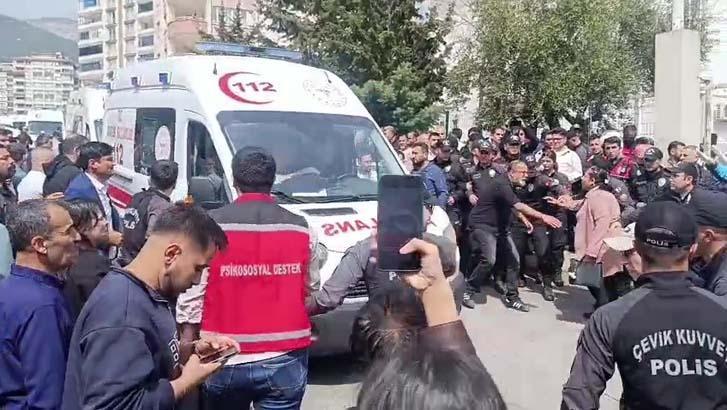 Kahramanmaraş’ta okulda silah sesleri Ölü ve yaralılar var: Olay yerinden sıcak görüntüler...