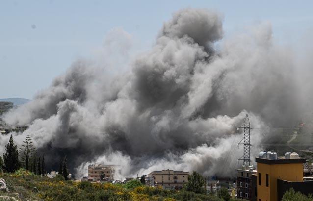 İsrailden Lübnana bombardıman Bölgeden sıcak görüntüler