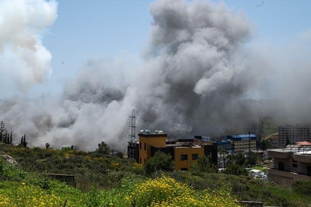 İsrailden Lübnana bombardıman Bölgeden sıcak görüntüler