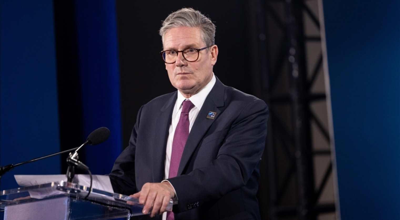 İngiltere'de 'Epstein' depremi! Starmer'a istifa çağrısı geldi