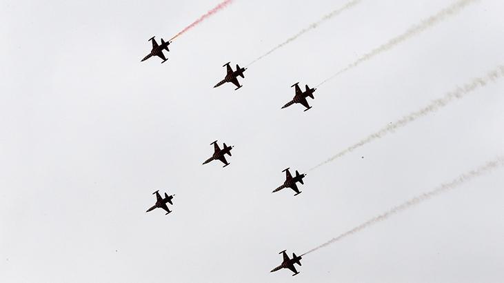 Konyada çocuklar 23 Nisan coşkusunu 3üncü Ana Jet Üs Komutanlığında yaşadı