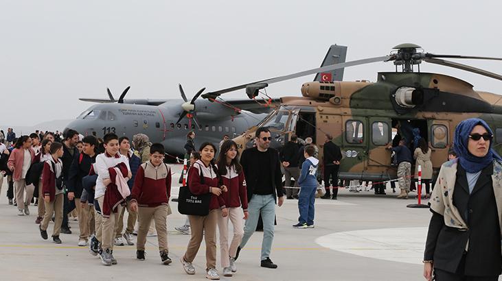 Konyada çocuklar 23 Nisan coşkusunu 3üncü Ana Jet Üs Komutanlığında yaşadı