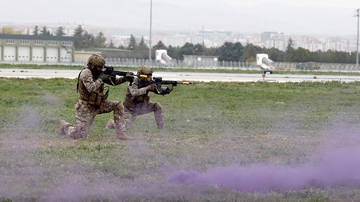 Konyada çocuklar 23 Nisan coşkusunu 3üncü Ana Jet Üs Komutanlığında yaşadı