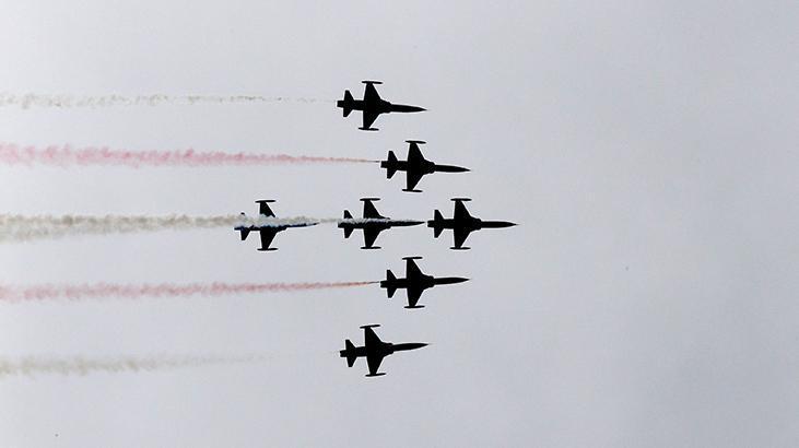 Konyada çocuklar 23 Nisan coşkusunu 3üncü Ana Jet Üs Komutanlığında yaşadı