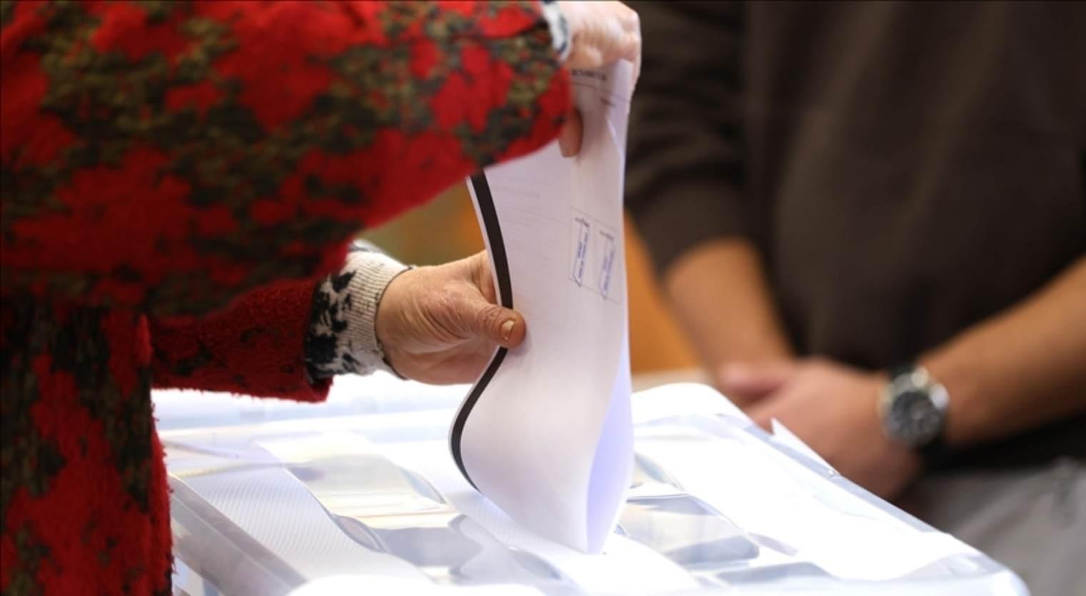 Komşuda son 5 yılın 8. seçimi! Sandıkta oy kullanma işlemi başladı