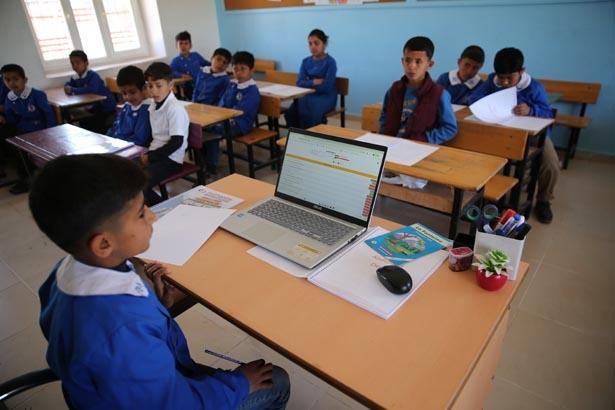 Köy okulunda geliştirildi, herkesi şaşırttı: Daha hızlı öğreniyorum