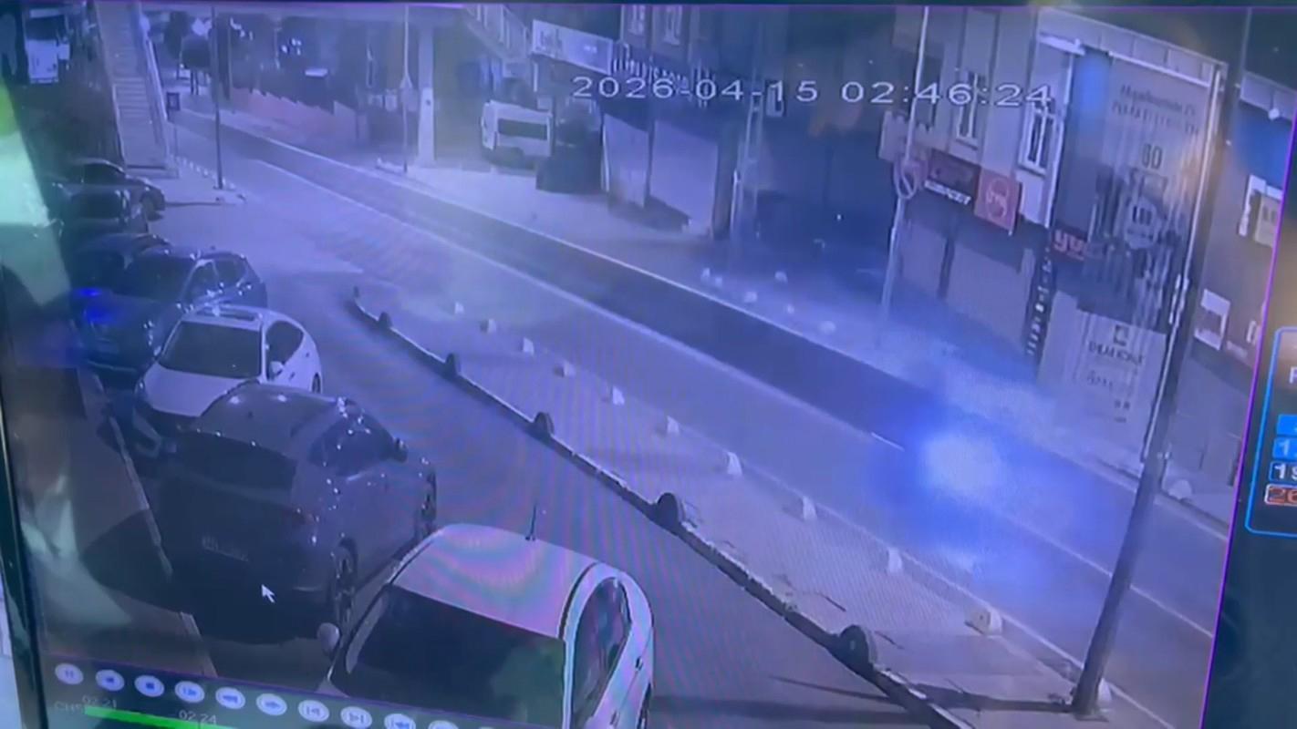 Küçükçekmece’de iş yerine kurşunlama! İkinci saldırı için geldiklerinde suçüstü yakalandılar