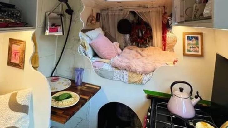 Minibüste yeni bir hayat kurdu Giderlerini azalttı, aylık kazancını ikiye katladı