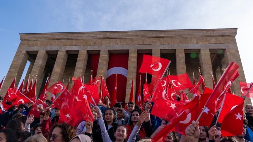 Ekonomi yönetiminden '23 Nisan Ulusal Egemenlik ve Çocuk Bayramı' mesajı