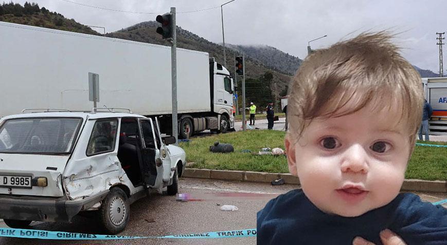 Taziye dönüşü facia: Yamaç bebek yola savrulup TIR’ın altında can verdi