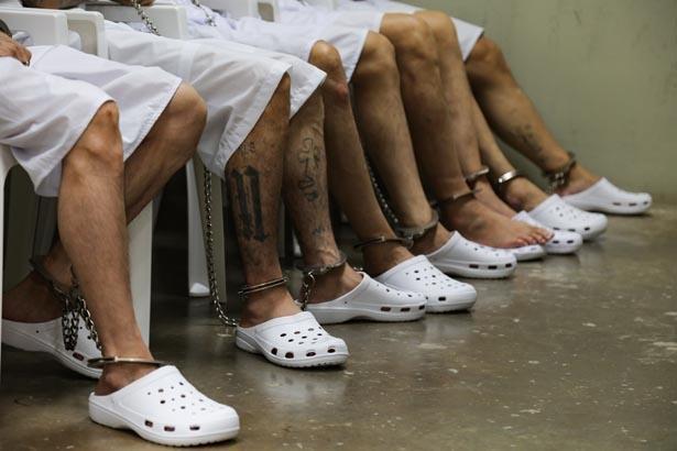 Tarixi məhkəmə prosesi başladı: Küçələrdə Qorxu İmperiyası hakimin qarşısında dayanır.