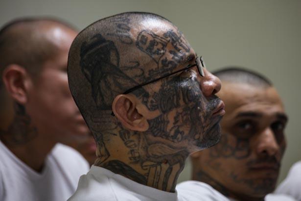 Tarixi məhkəmə prosesi başladı: Küçələrdə Qorxu İmperiyası hakimin qarşısında dayanır.