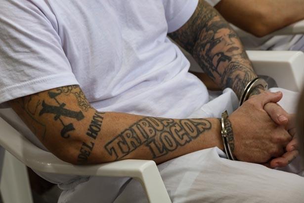 Tarixi məhkəmə prosesi başladı: Küçələrdə Qorxu İmperiyası hakimin qarşısında dayanır.