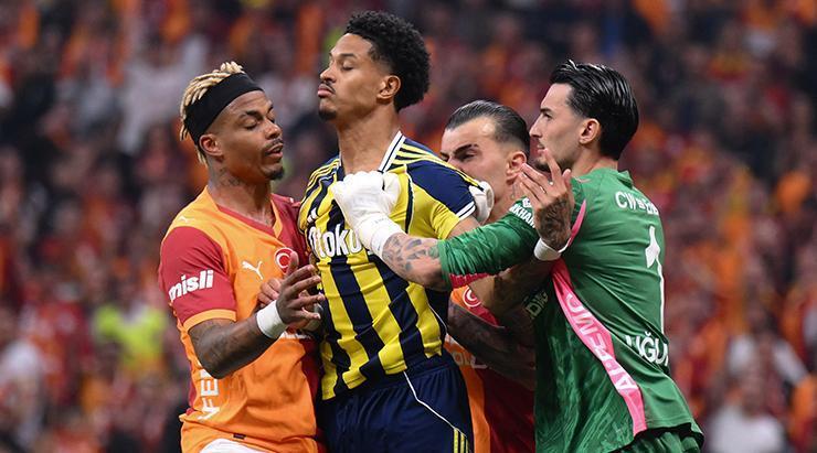 Galatasaray-Fenerbahçe derbisinden fotoğraflar