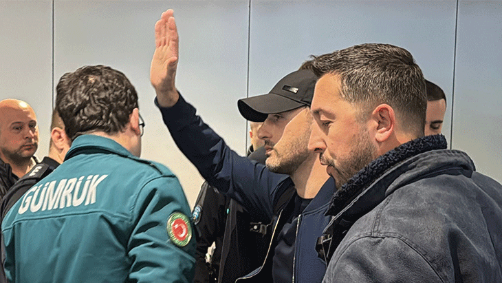 İstanbuldan ayrılan Domenico Tedescoya havalimanında Fenerbahçe taraftarından ilgi İşte fotoğraflar
