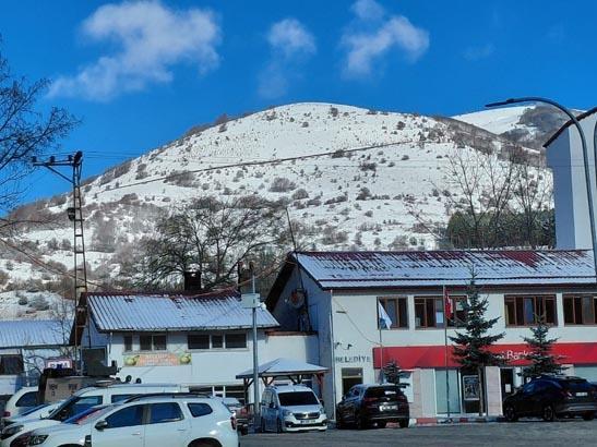 Fotoğraflar bugün çekildi Mayıs ayında kar sürprizi... Kent merkezi bembeyaz