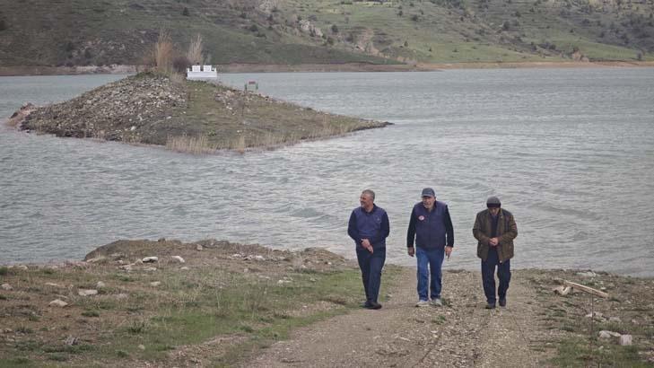 Sular çekilince ortaya çıkmıştı, 2 yıl sonra yeniden kayboldu ‘Karşısına geçip duamızı edeceğiz’ Sular çekilince ortaya çıkmıştı, 2 yıl sonra yeniden kayboldu ‘Karşısına geçip duamızı edeceğiz’