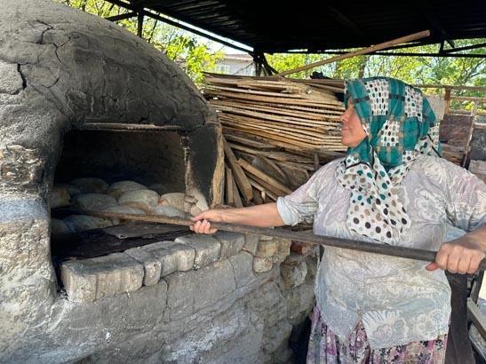 Annesinden öğredi, Türkiyeye satıyor Kapısında kuyruk var Annesinden öğredi, Türkiyeye satıyor Kapısında kuyruk var