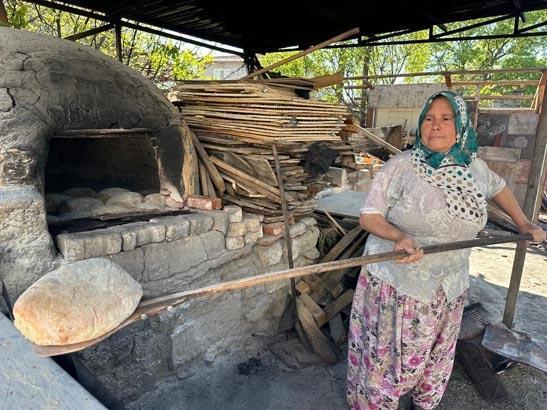 Annesinden öğredi, Türkiyeye satıyor Kapısında kuyruk var Annesinden öğredi, Türkiyeye satıyor Kapısında kuyruk var