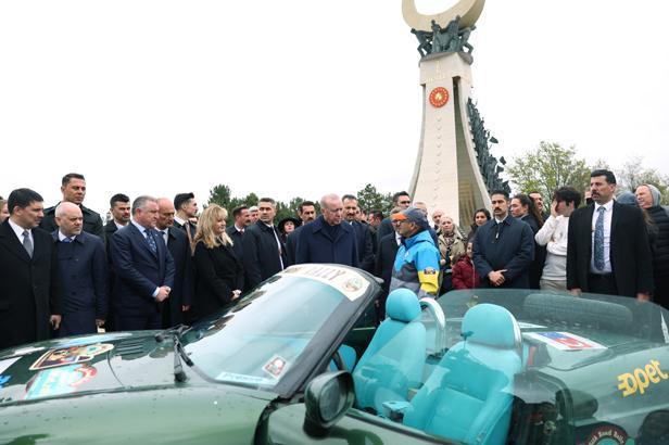 Cumhurbaşkanı Erdoğan, Doğu-Batı Dostluk ve İpek Yolu Rallisi grubunu uğurladı