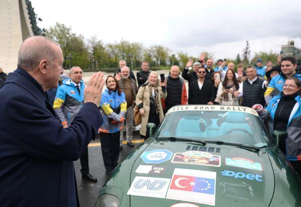 Cumhurbaşkanı Erdoğan, Doğu-Batı Dostluk ve İpek Yolu Rallisi grubunu uğurladı