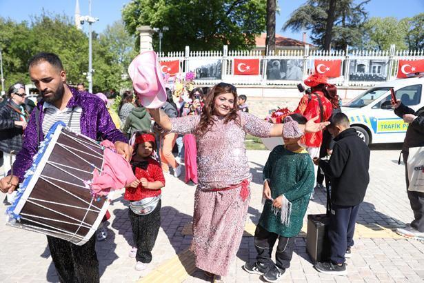Kakava’da geri sayım: Baba Fingo Efsanesi için binlerce kişi Tunca’ya akın etti Edirne’de gece ateşle başlayacak